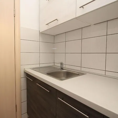 公寓 Charmante In Mit Eigener Terrasse By Interhome *