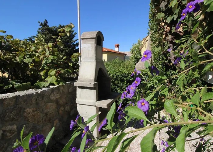 Charmante In Mit Eigener Terrasse By Interhome *