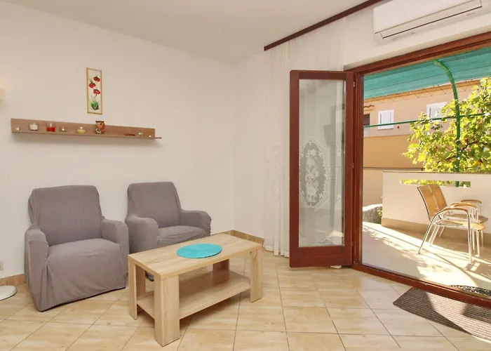 Charmante In Mit Eigener Terrasse By Interhome Baška