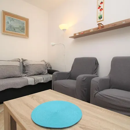 Charmante In Mit Eigener Terrasse By Interhome 巴斯卡